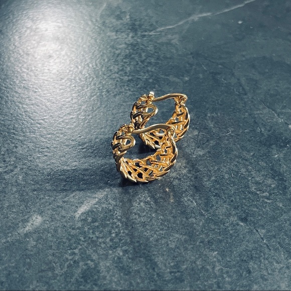 18K GOLD PLATED | NEW Huggie Earrings - Picture 6 of 10